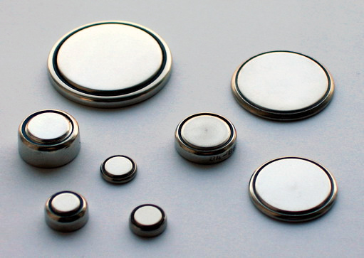 Button Batteries. CC license, Wikimedia Commons.